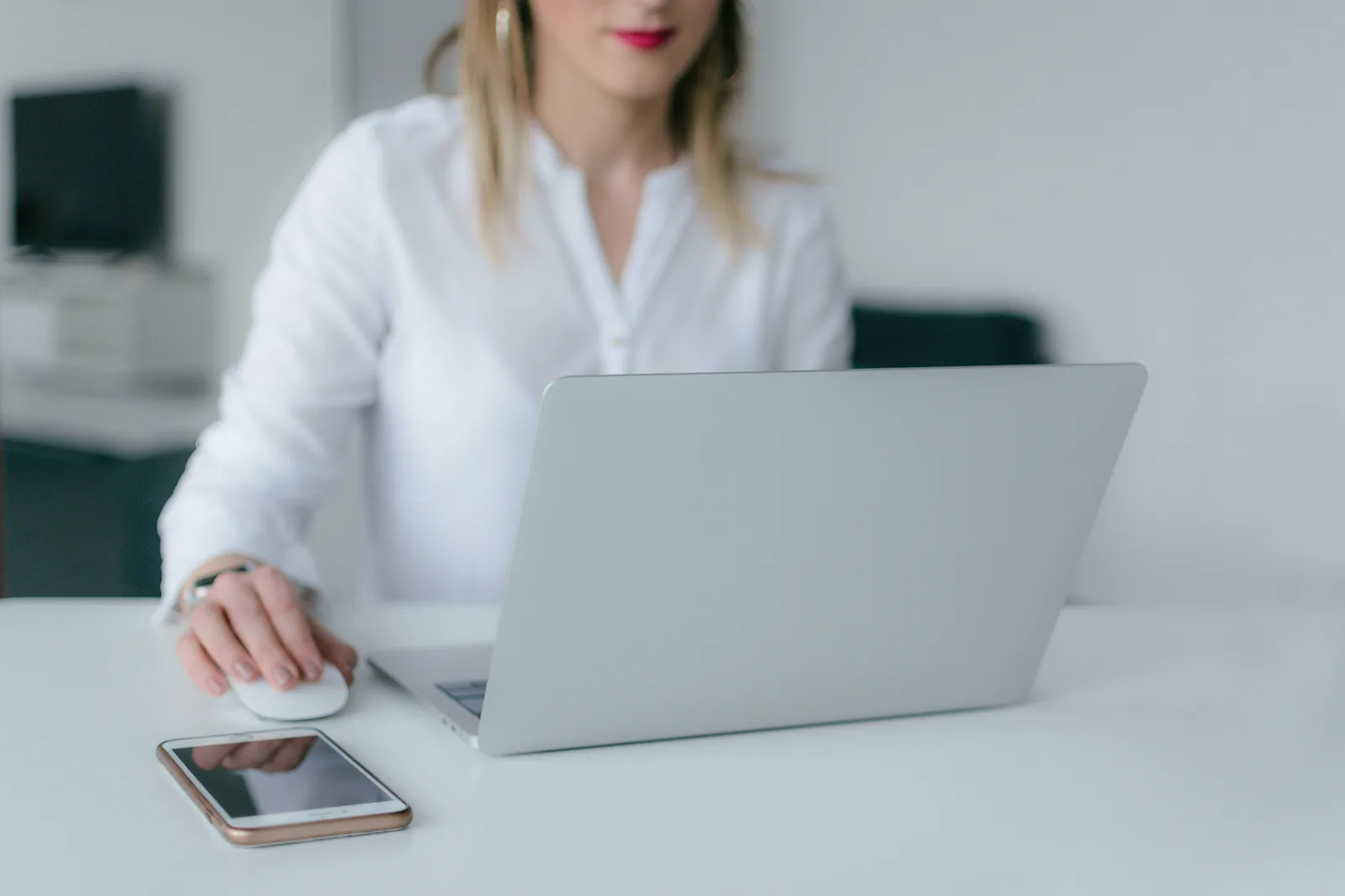 woman working: Invideo AI Competitors