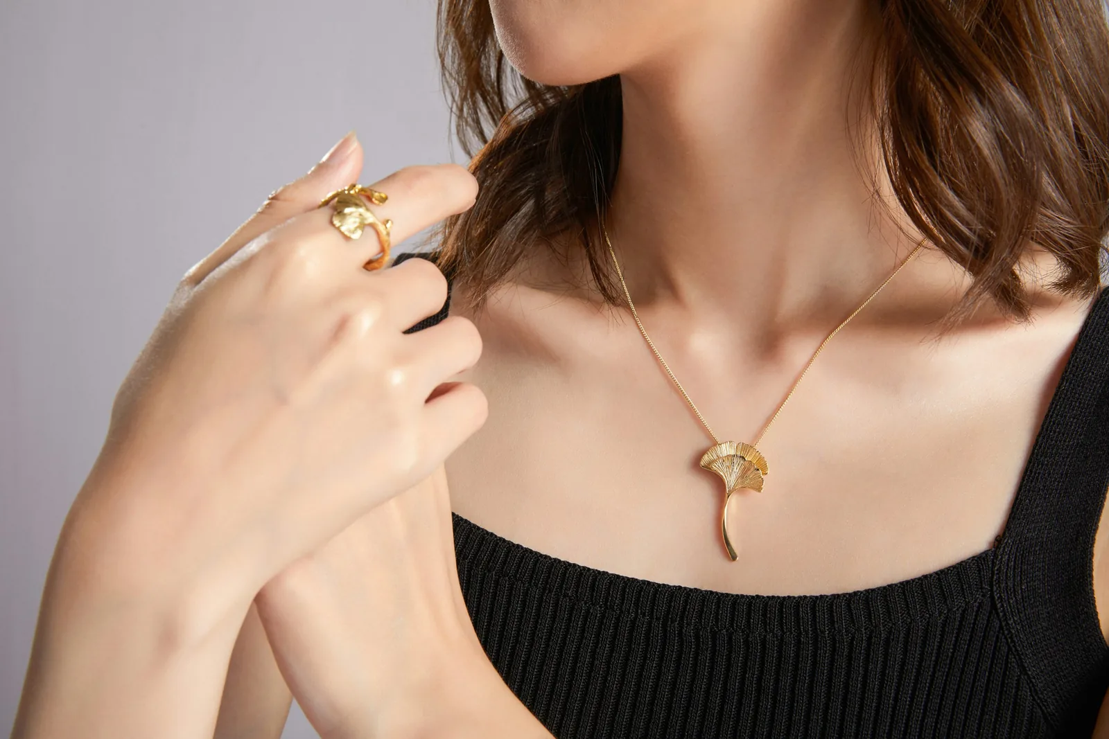 jewelry of a beautiful woman: How to Sell Jewelry on Instagram