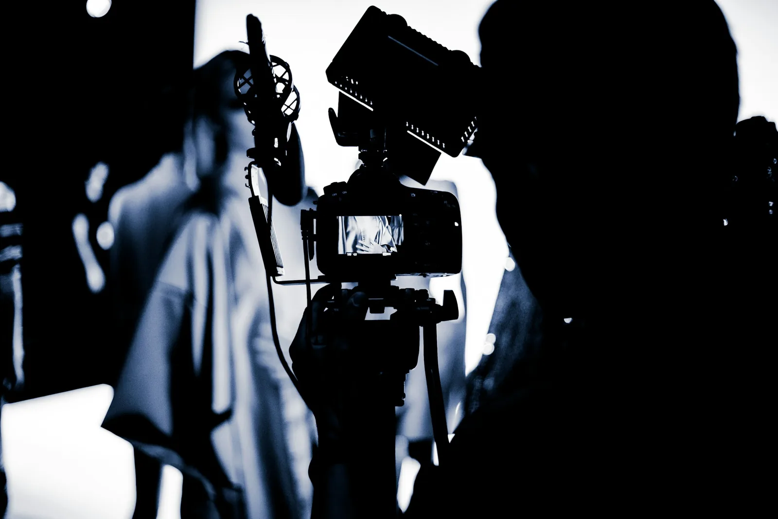8 Best Clothing Brand Photoshoot Ideas For Ecommerce Businesses