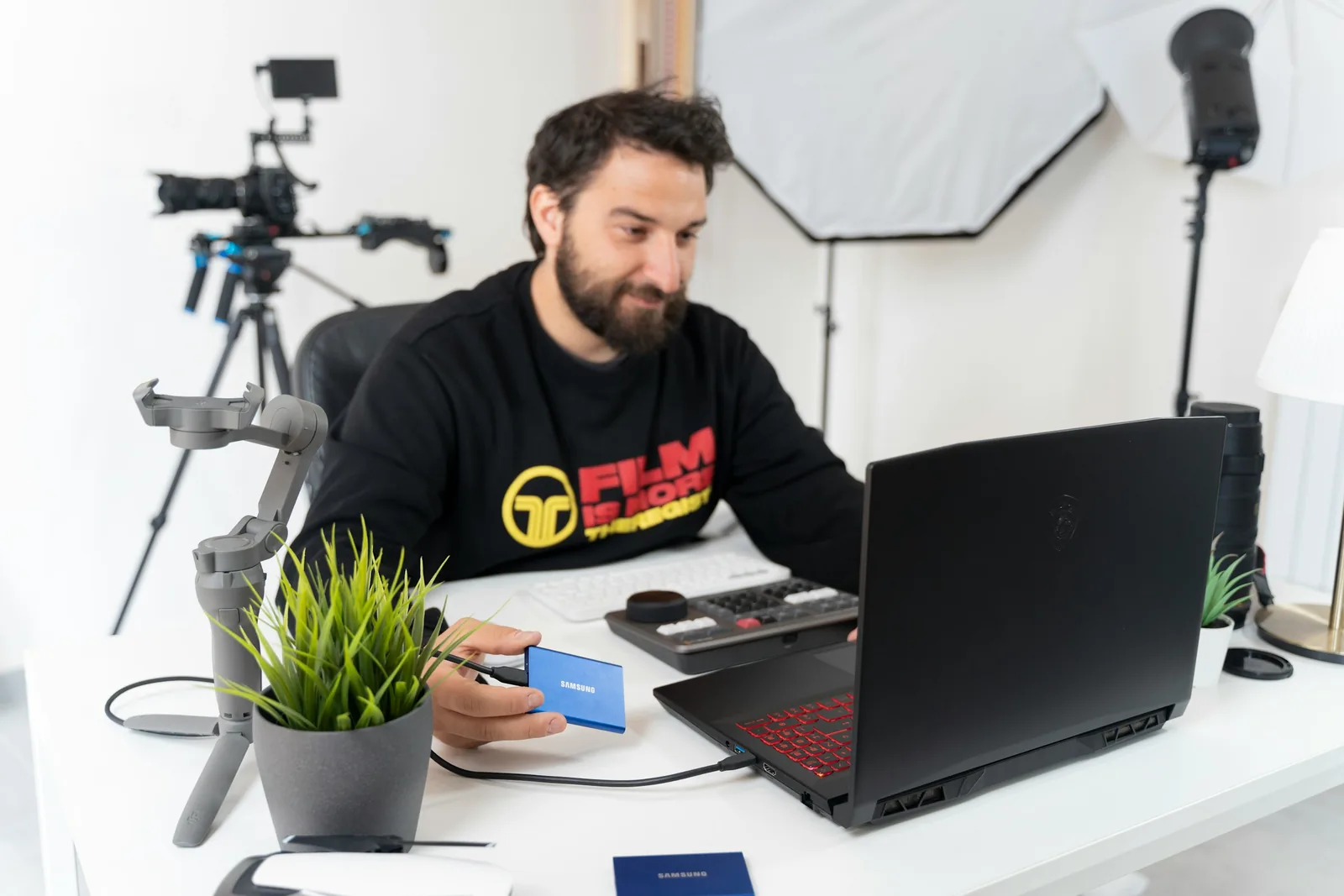 10 Essential Product Photography Tools For Amazing Photos