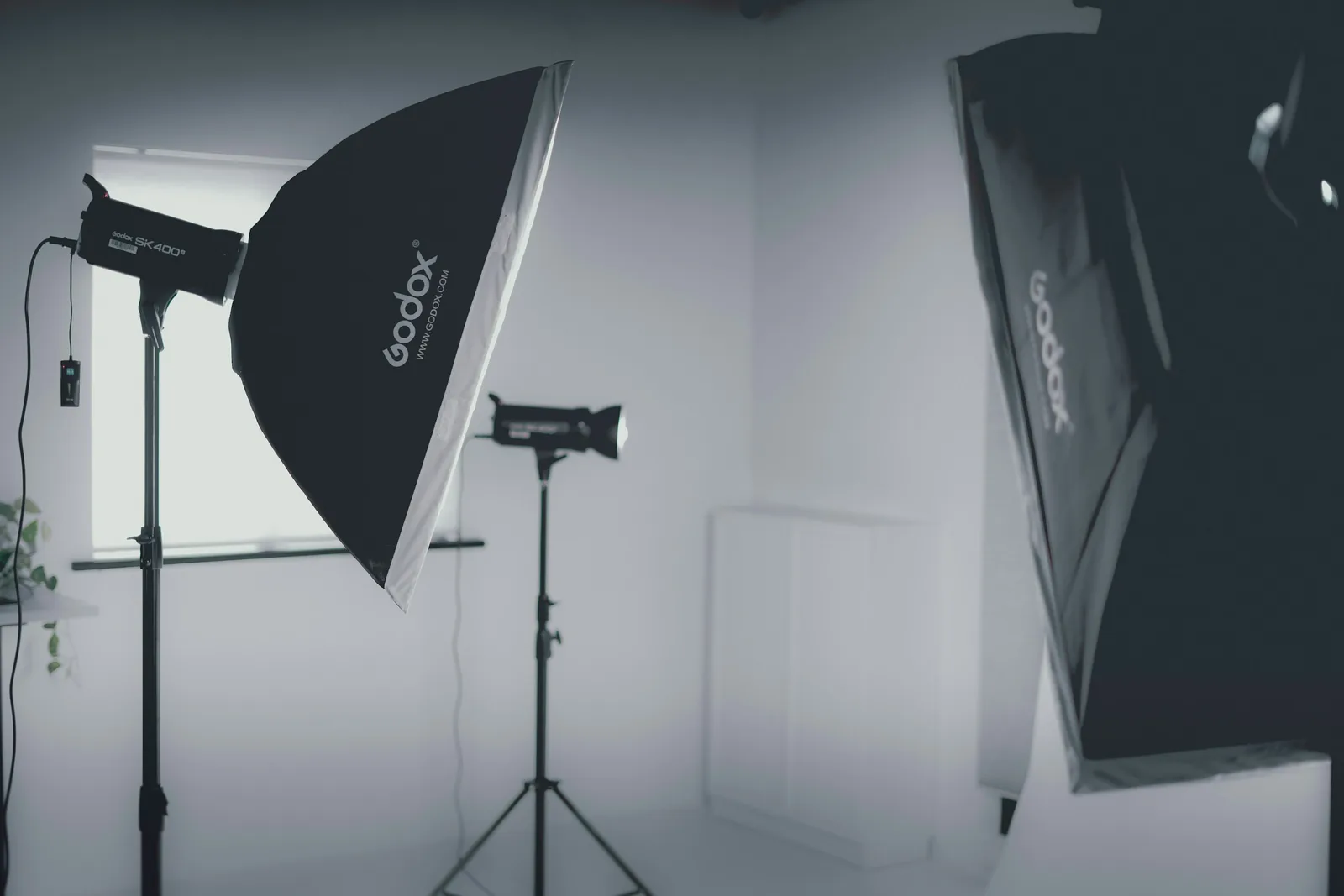 a small lighting setup: DIY Product Photography Setup